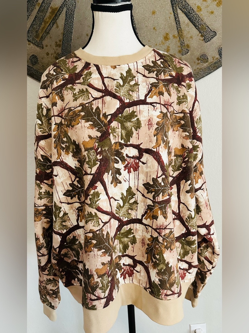 Women's Camo Leafy Sweatshirt 🌿